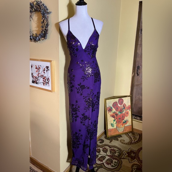 SPEECHLESS sz 3 Long Maxi Gown Spaghetti Strap Sequin Netting Monochrome $89 NEW - Picture 3 of 16